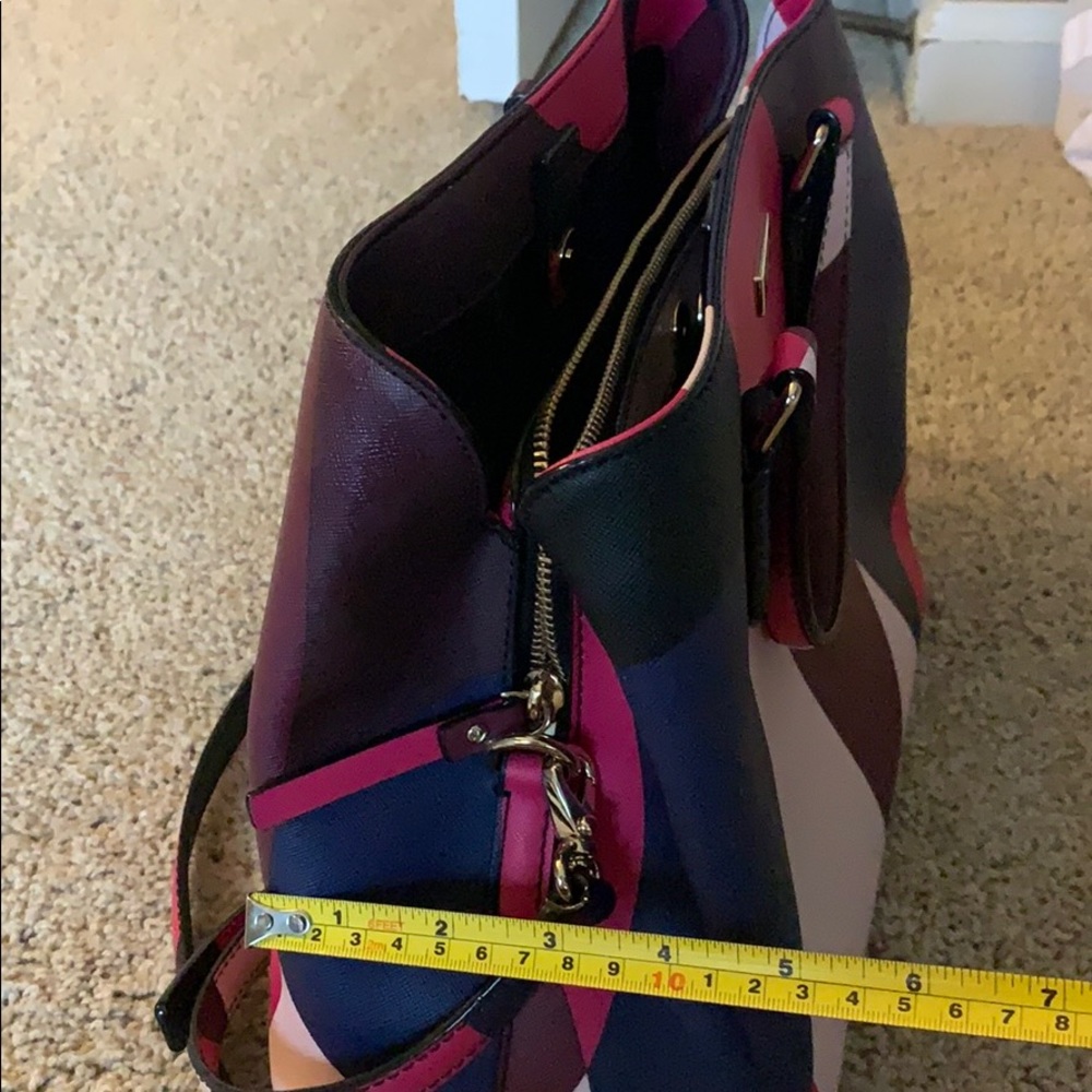 Hardly used Kate spade - Picture 5 of 10